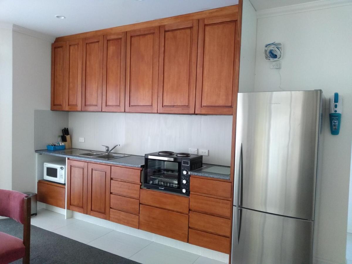 Quiet Location With View And Public Transport Apartment Wellington Bagian luar foto