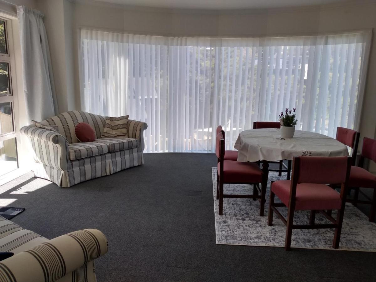 Quiet Location With View And Public Transport Apartment Wellington Bagian luar foto