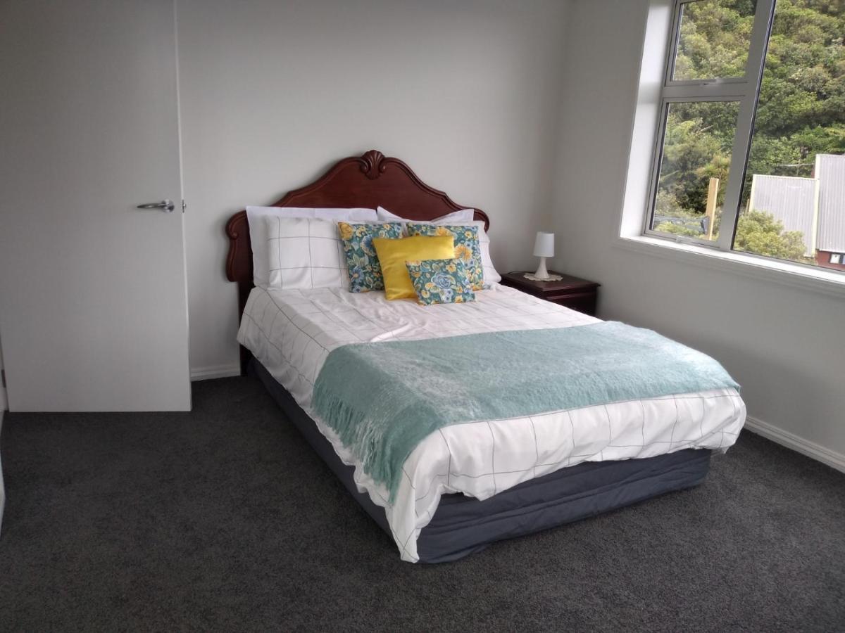 Quiet Location With View And Public Transport Apartment Wellington Bagian luar foto